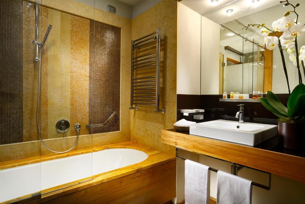 Mario De' Fiori 37 Hotel Rome Room photo