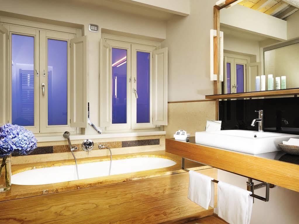 Mario De' Fiori 37 Hotel Rome Exterior photo